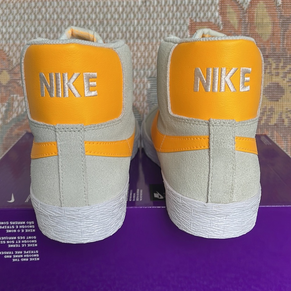 Nike Men’s SB Zoom Blazer Mid
Summit White/Summit White/Laser Orange
Skate Shoes - Picture 11 of 16